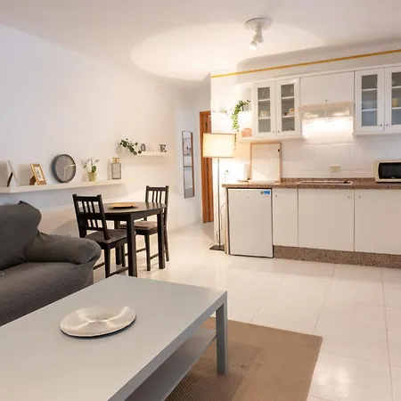 Amplia Y Luminosa Casa En Abades