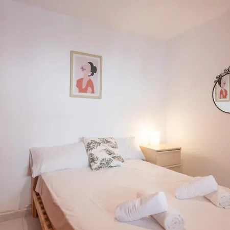 Amplia Y Luminosa Casa En Abades