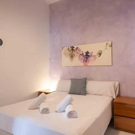 Amplia Y Luminosa Casa En Abades