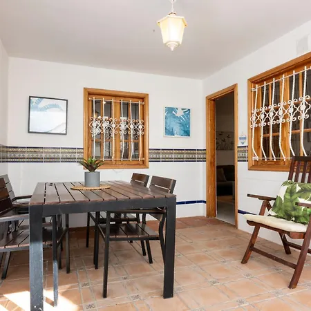 Amplia Y Luminosa Casa En Abades